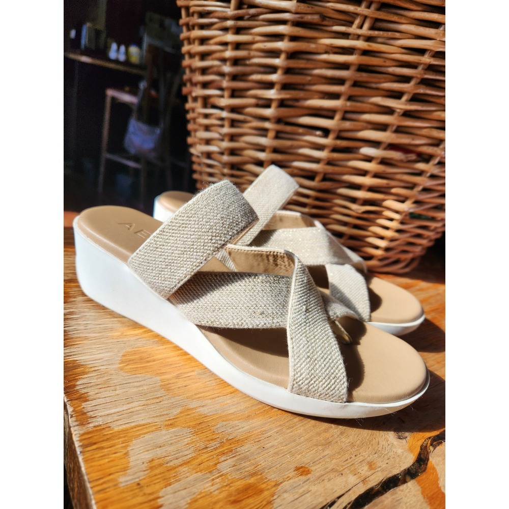 Aerosoles Wedge Comfort Sandal Natural‎  Gold Accents sz 7